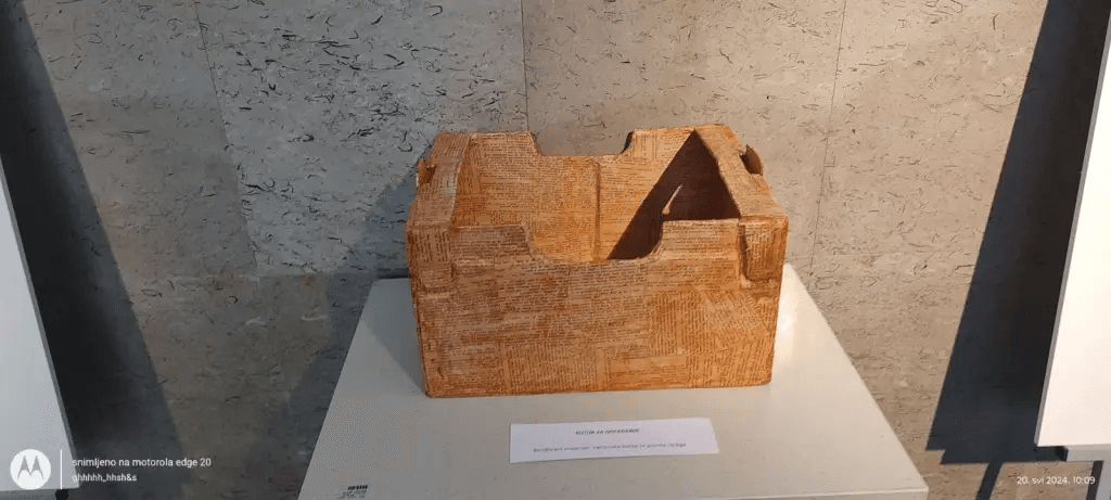 Izložba od recikliranih materijala Centra za inkluziju Labin - slika 24