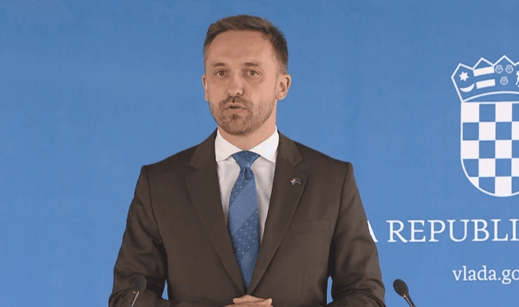 Piletić objasnio izmjene zakona koje se odnose na roditelja njegovatelja