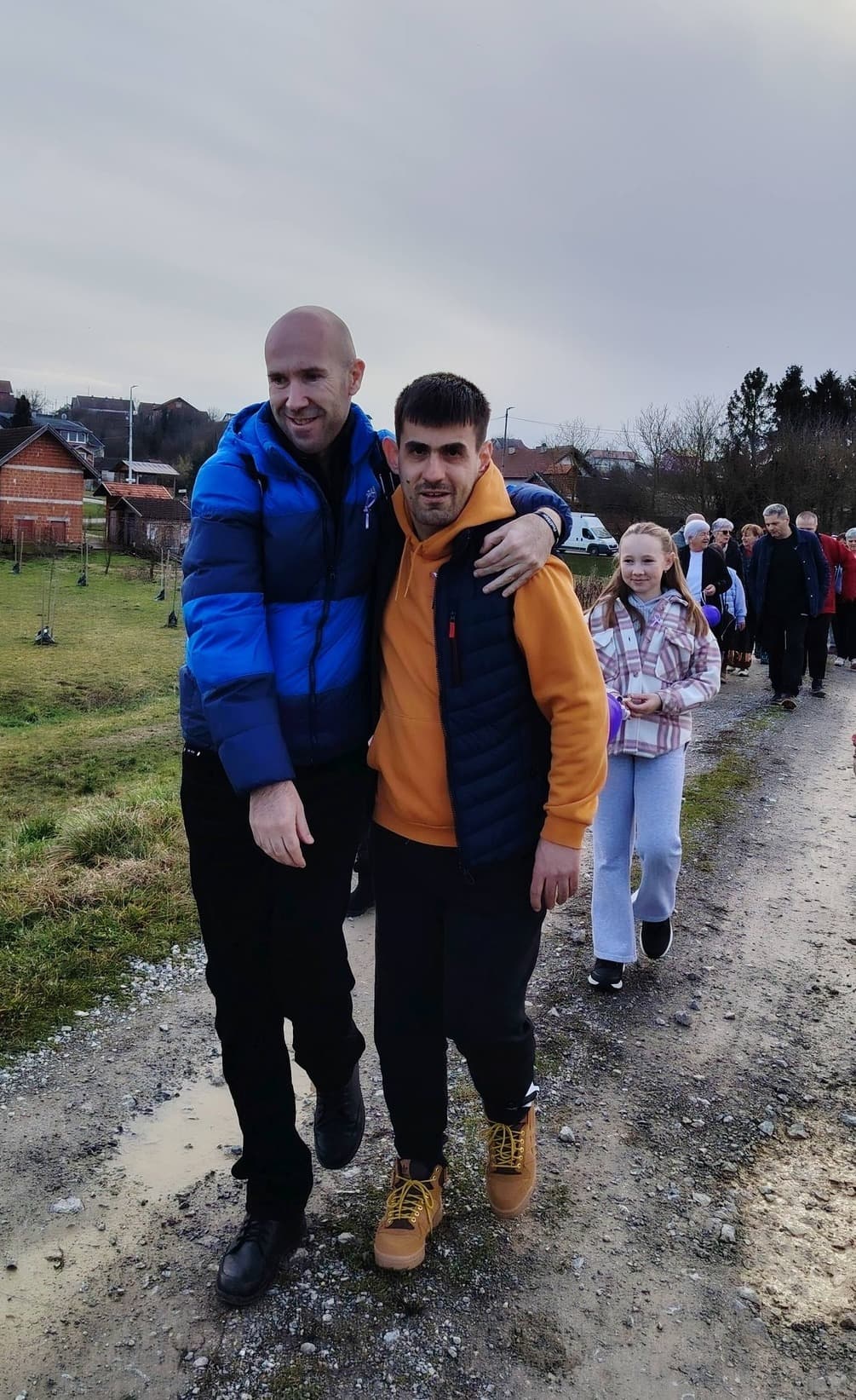 „Naši anđeli“ iz Čazme s planinarima i HGSS-ovcima skupili 350.000 koraka i podigli svijest o epilepsiji - slika 8