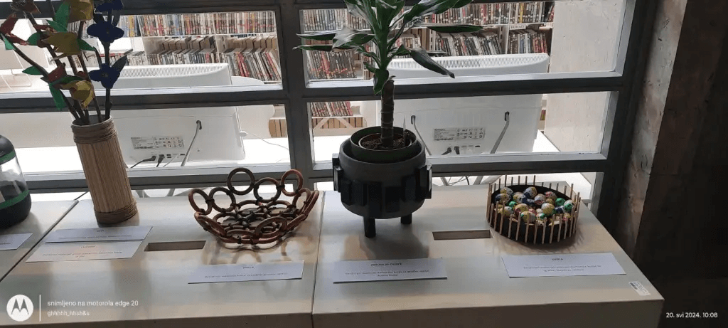 Izložba od recikliranih materijala Centra za inkluziju Labin - slika 21