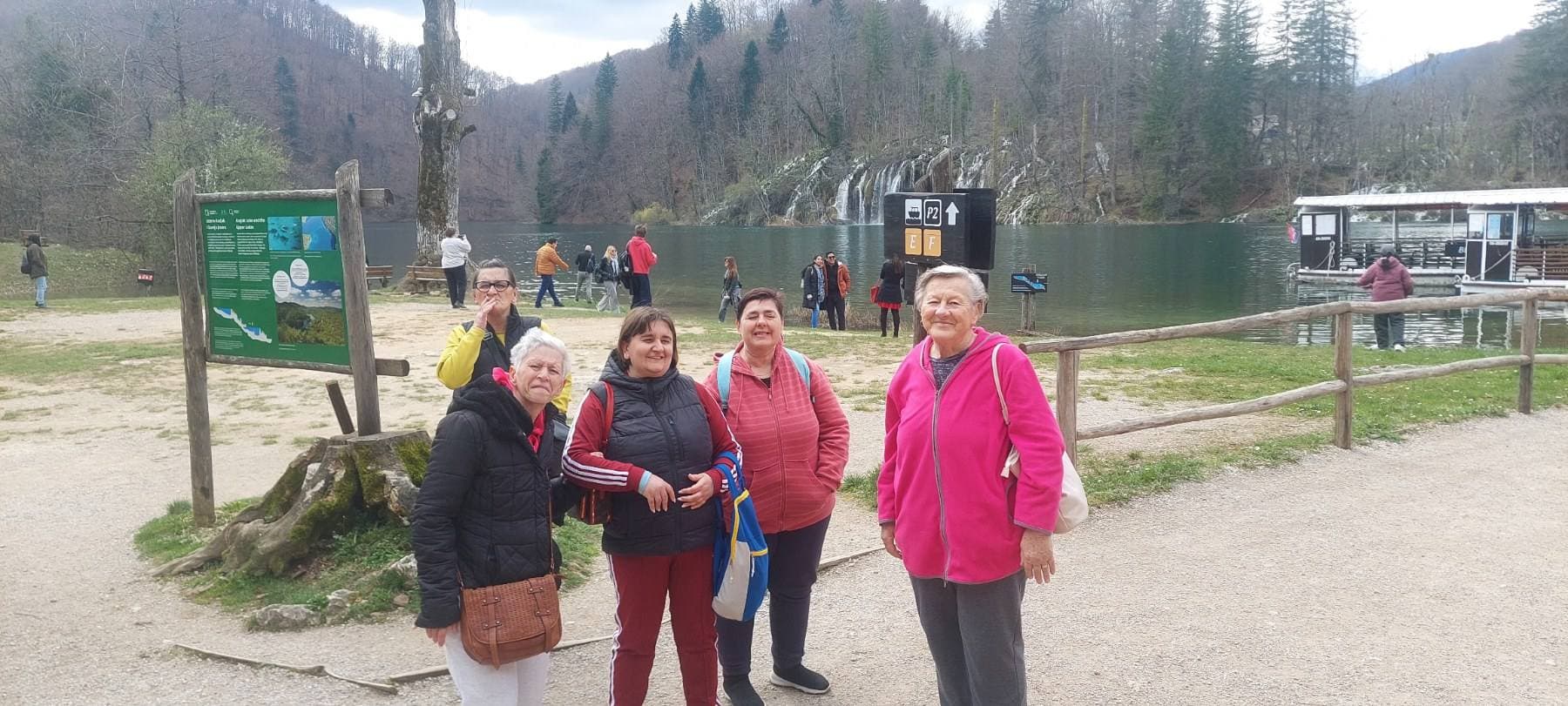 Korisnici Centra za inkluziju Labin na izletu na Plitvičkim jezerima - Priroda, druženje i neprocjenjiva iskustva - slika 4