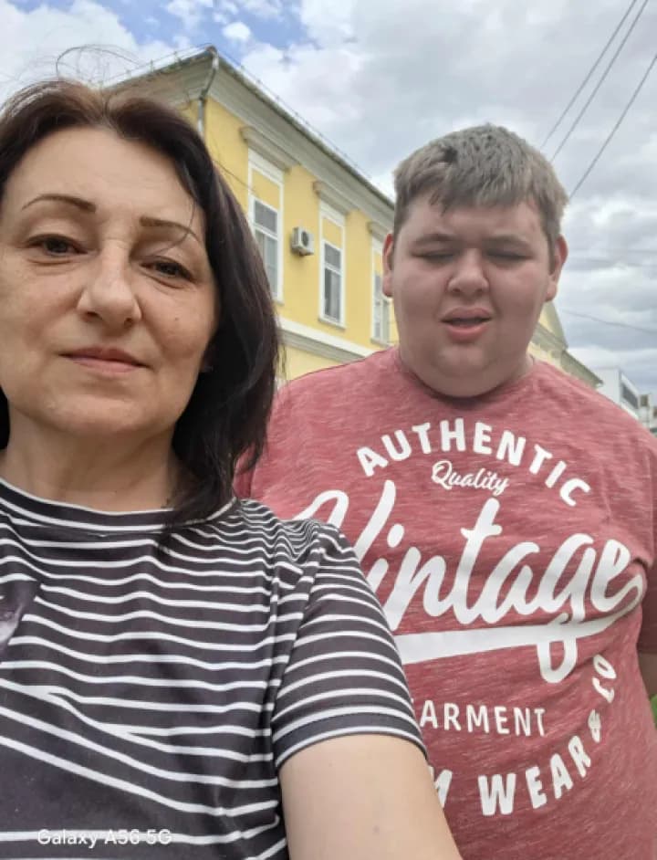 Daruvar i okolica se ujedinili kako bi pomogli teško bolesnom Mateu (19): Kupili mu nova kolica i klimu - slika 1