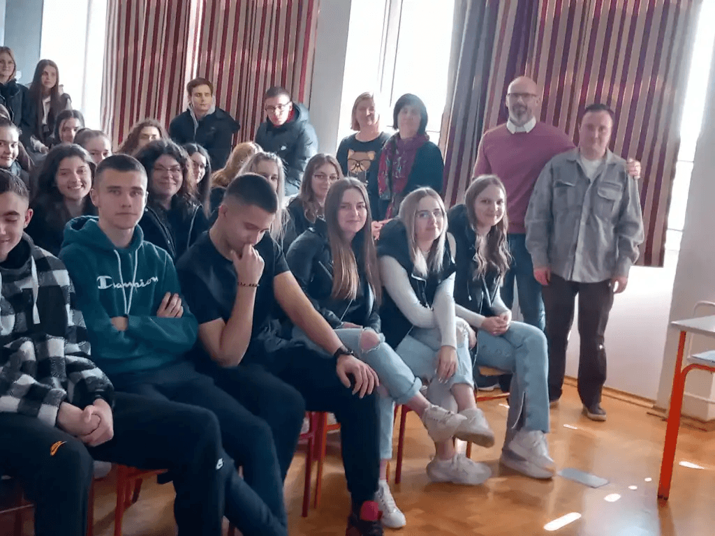 “Drugo lice Ivice” zanimljivo predavanje za učenike - slika 3