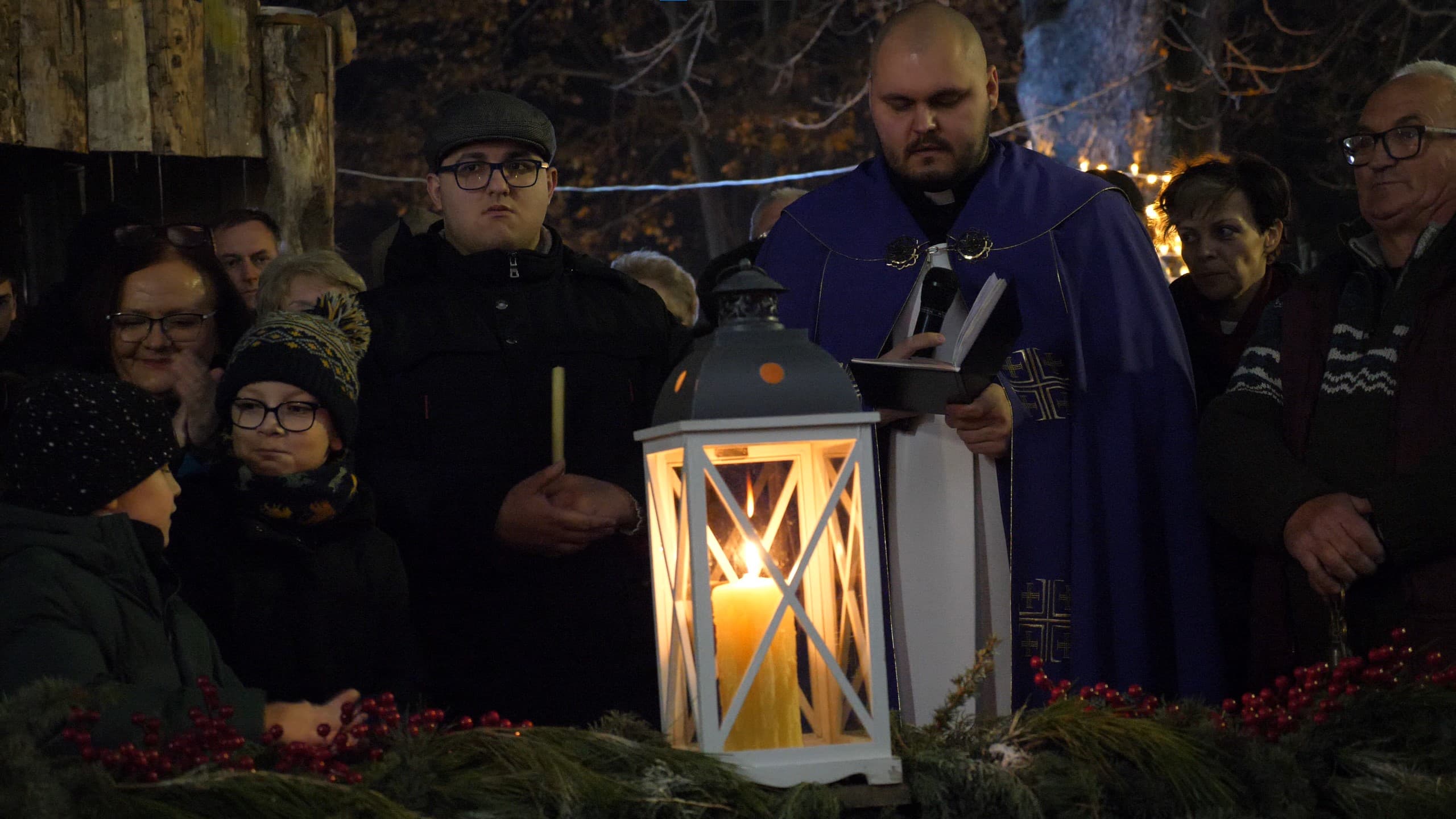 Emanuel Štajcer upalio drugu adventsku svijeću ispred katedrale u Bjelovaru - slika 5