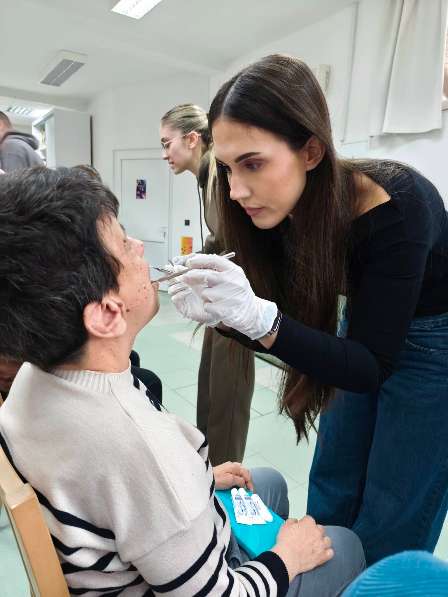 Udrugu Jaglac Orahovica posjetili studenti šeste godine dentalne medicine - slika 3