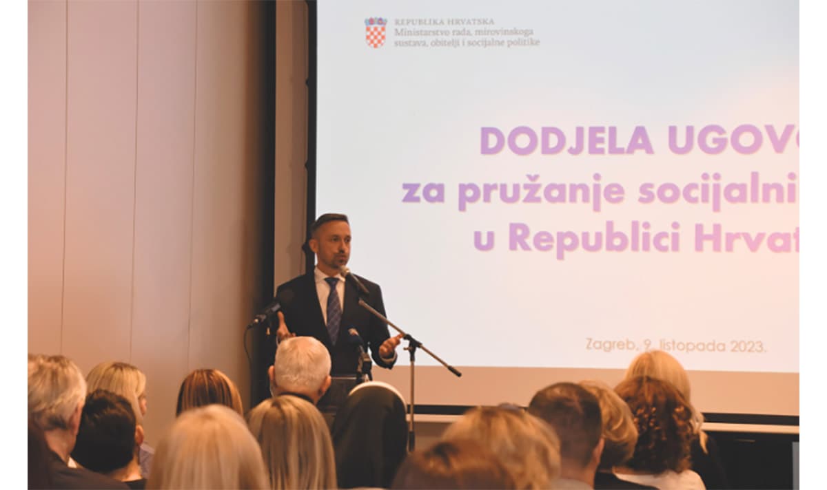 Ministar Marin Piletić uručio 60 ugovora vrijednih šest milijuna eura za razvoj i širenje mreže socijalnih usluga