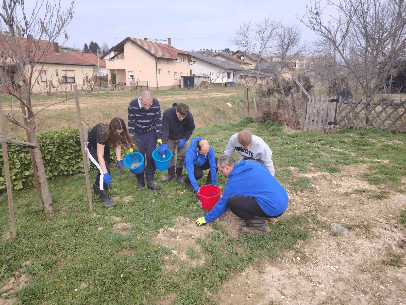 Udruga Maslačak Križevci uređuje okoliš u sklopu projekta ‘Zajedno za bolje sutra’ - slika 3