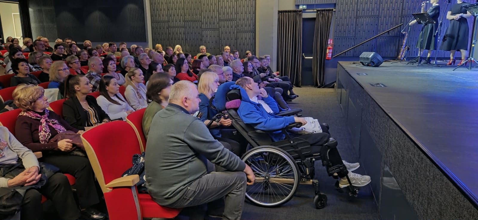BJELOVAR POKAZAO VELIKO SRCE: Humanitarni koncert za Patrika Goršu ispunio Dom kulture do posljednjeg mjesta - slika 1