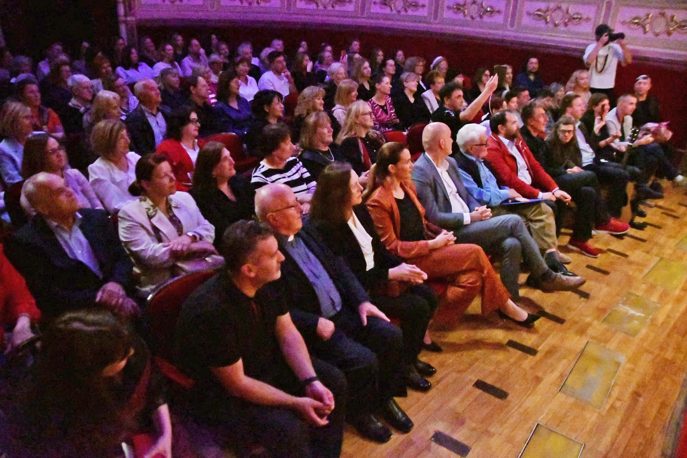Humanitarni koncert Ane Rucner u Kazalištu Marina Držića - Glazbeni spektakl u službi inkluzije, zajedništva i duhovne povezanosti - slika 2