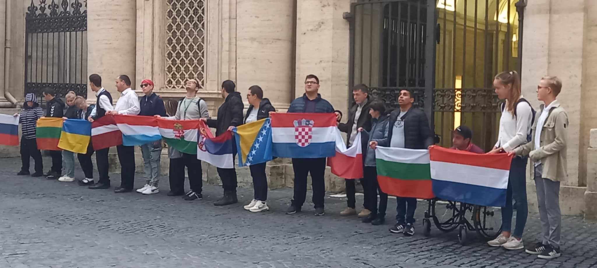 Emanuel Štajcer predstavljao Hrvatsku u Vatikanu: Rukovao se s papom i primio njegov blagoslov - slika 4
