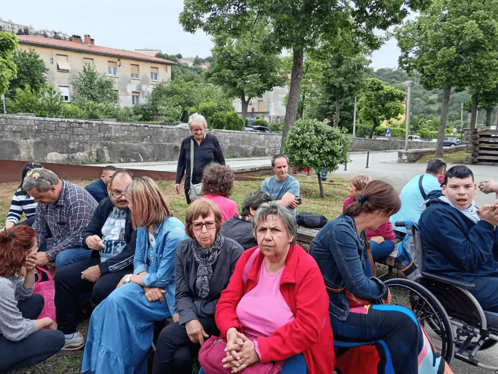 Izložba od recikliranih materijala Centra za inkluziju Labin - slika 10