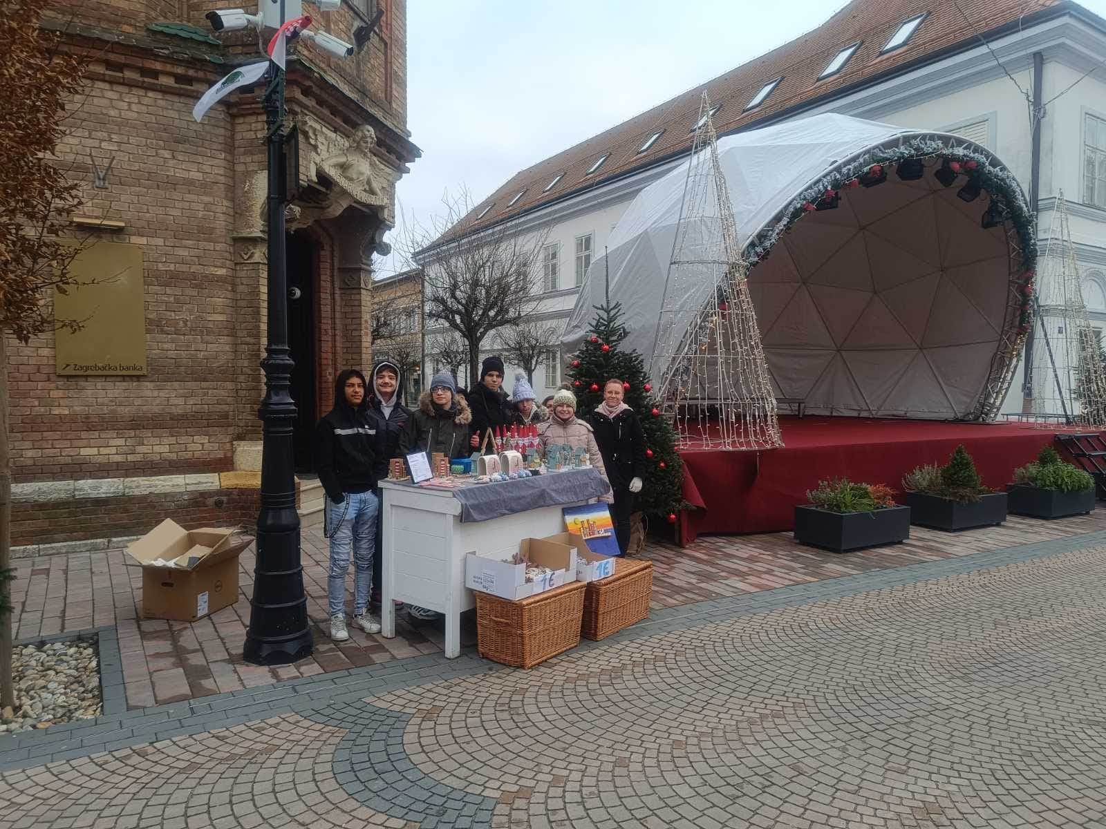 Čarolija Božića uz Zadrugu „Petica“ Ručno izrađeni ukrasi koji spajaju zajednicu - slika 1