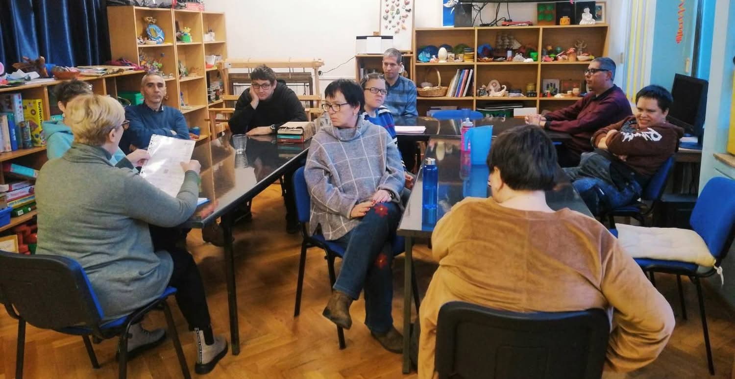 Edukacija kao temelj samostalnog života: razumijevanje kućnih računa za osobe s intelektualnim teškoćama