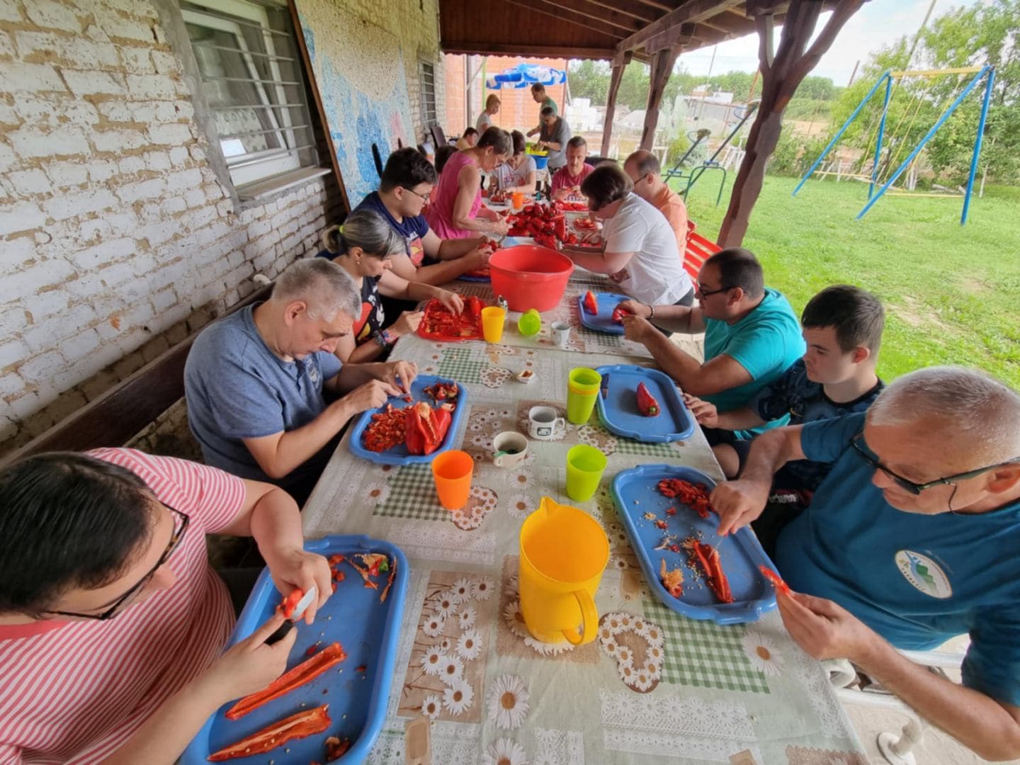 Osnaživanje kroz svakodnevne zadatke: Članovi Udruge OSIT Bjelovar učili, kuhali i pripremali zimnicu - slika 2