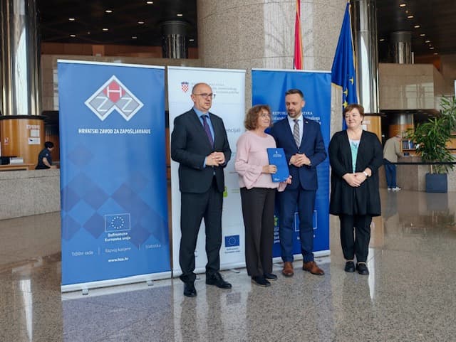 Potpisan ugovor za projekt „Odmori se, imaš podršku“, Inovativne socijalne usluge - odmor od skrbi