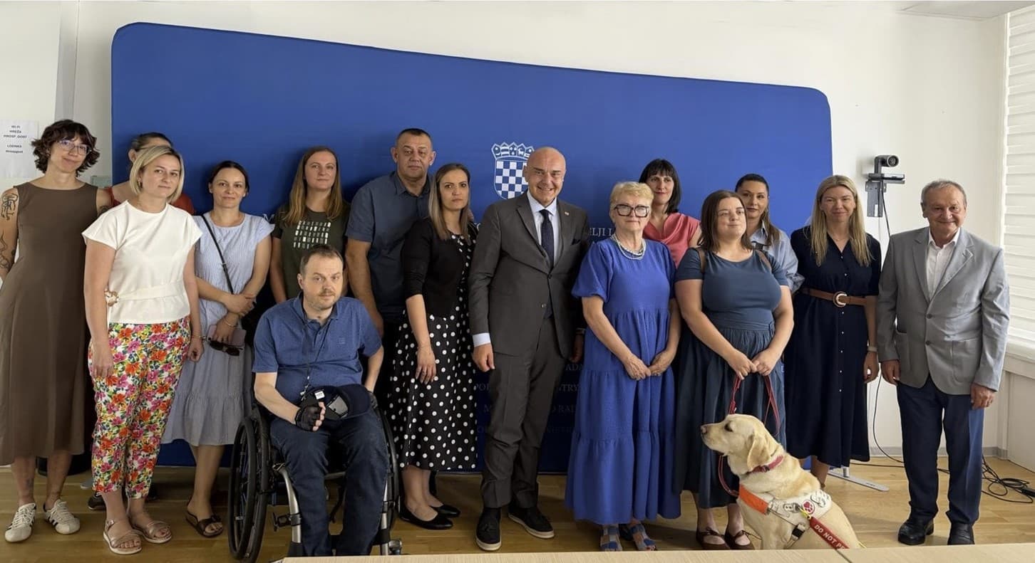 Ministar Ružić na sastanku s udrugama osoba s invaliditetom: Udruge nastavljaju pružati uslugu osobne asistencije, a država ih dodatno zapošljava u ustanovama socijalne skrbi