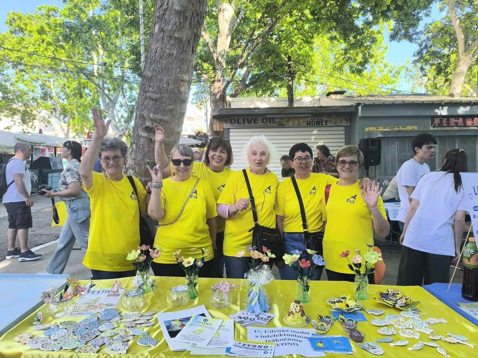 Korisnici Udruga Zvono sudjelovali su na Festivalu održivosti na splitskom Pazaru