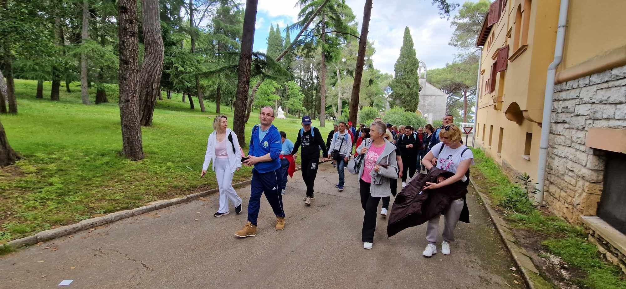 Nezaboravan dan na Brijunima, osobe s intelektualnim teškoćama, roditelji i volonteri u avanturi punoj ljubavi i zajedništva - slika 3