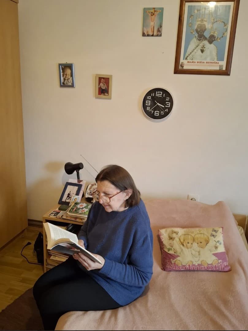 Ankica ima intelektualne teškoće i 18 godina živi u gradskom stanu u G. Polju: Za njih 7 to je jedini dom - slika 5