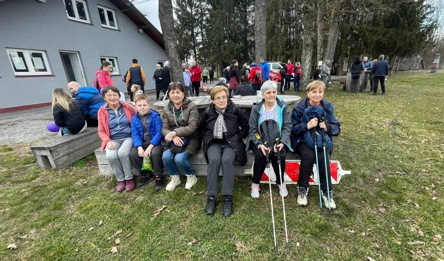 „Naši anđeli“ iz Čazme s planinarima i HGSS-ovcima skupili 350.000 koraka i podigli svijest o epilepsiji - slika 1