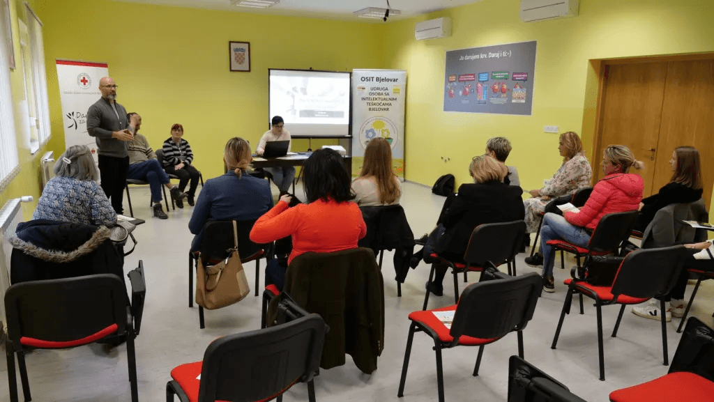 Održan okrugli stol na temu “Ne tražimo sažaljenje, tražimo priliku” - slika 4
