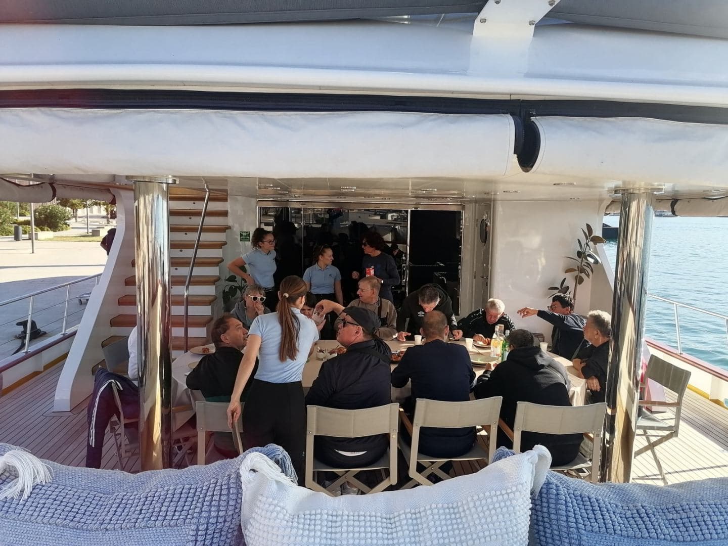 Korisnici Udruge ZVONO Split uživali u izletu brodom - slika 3