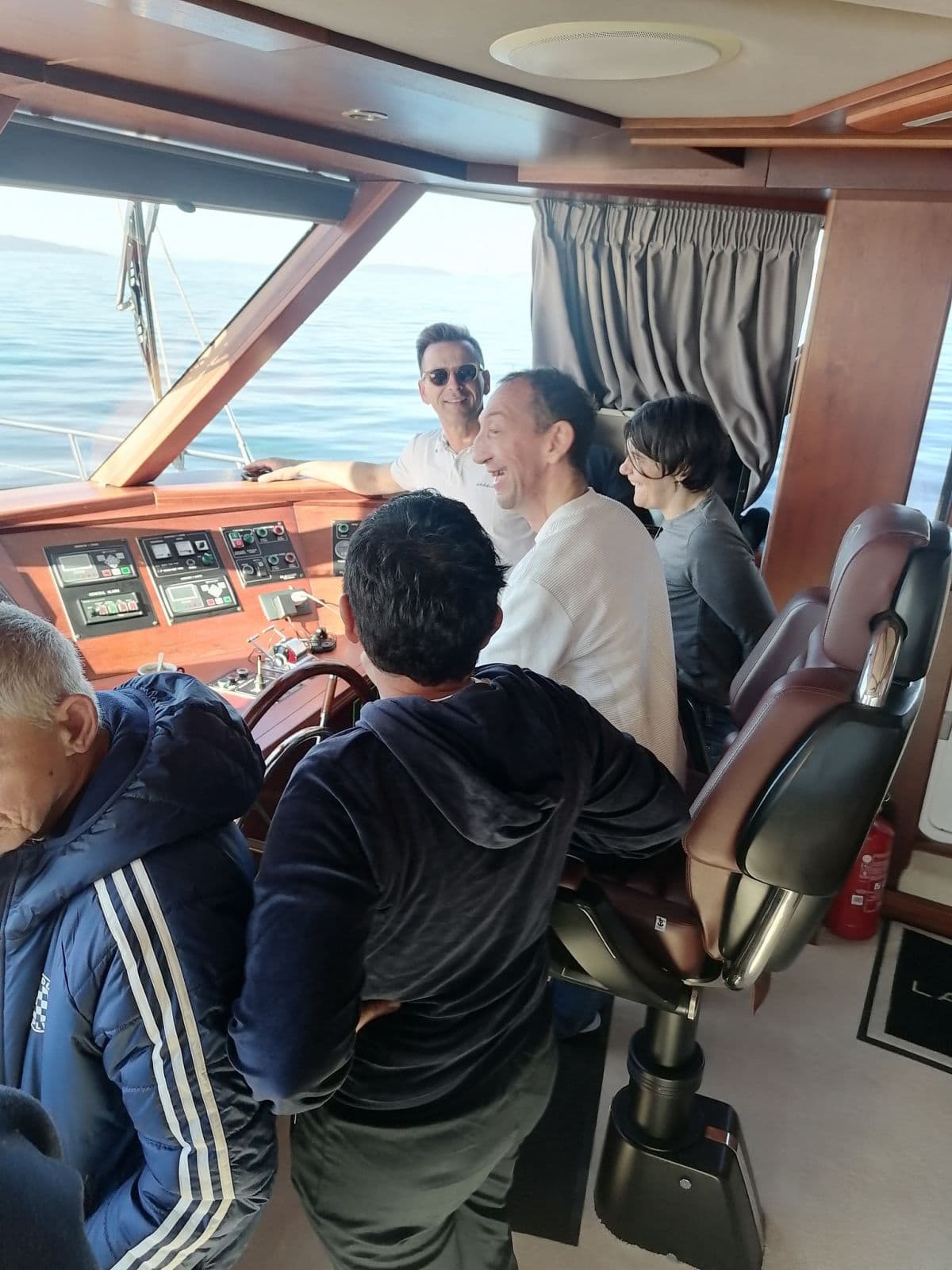 Korisnici Udruge ZVONO Split uživali u izletu brodom - slika 1