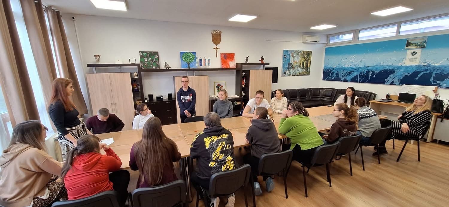 Studenti Edukacijske rehabilitacije boravili u UZOSIO Golubica - slika 2