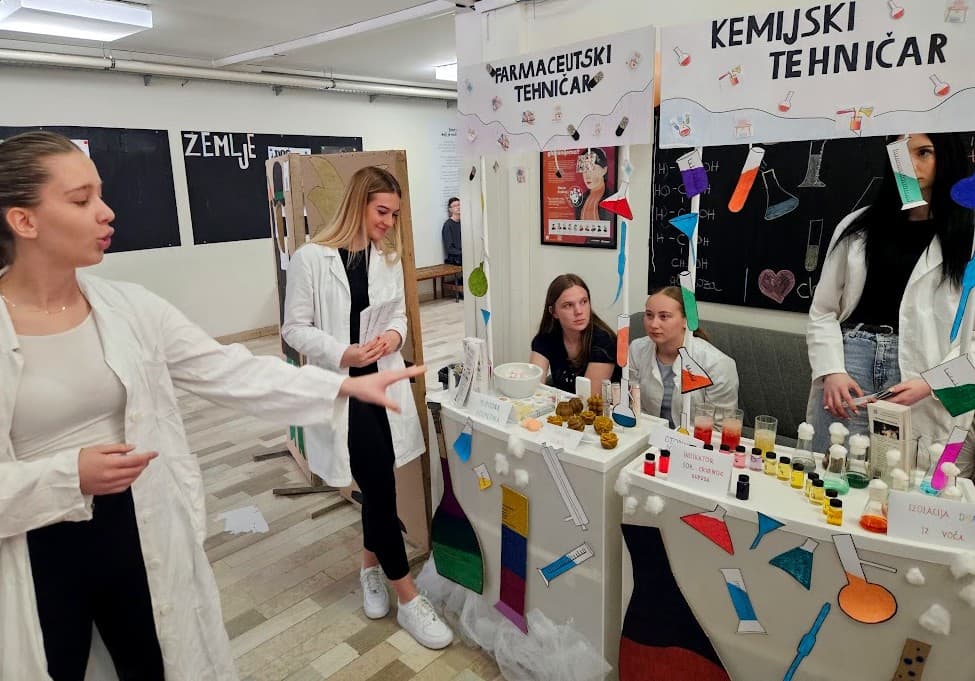 Svoj dan je prošle srijede (30. travnja) obilježila Srednja Škola Koprivnica pa je to bio povod za terensku aktivnost - slika 1