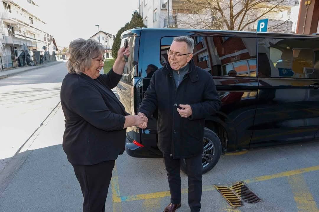 Novo vozilo za Udrugu “Ivanečko sunce” financirano sredstvima Grada Ivanca - slika 1