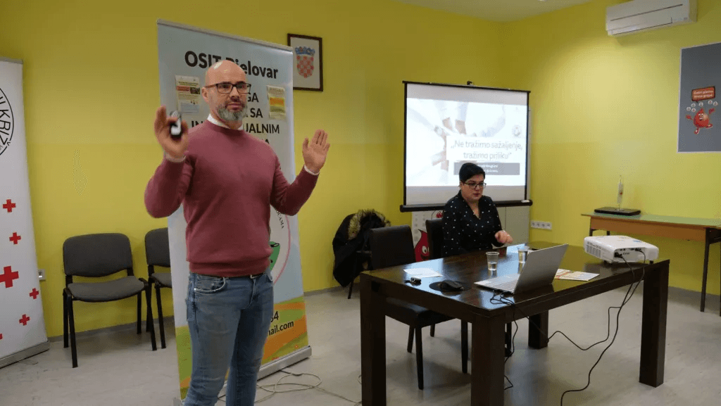 II. okrugli stol u sklopu projekta “Ne tražimo sažaljenje, tražimo priliku“ - slika 8