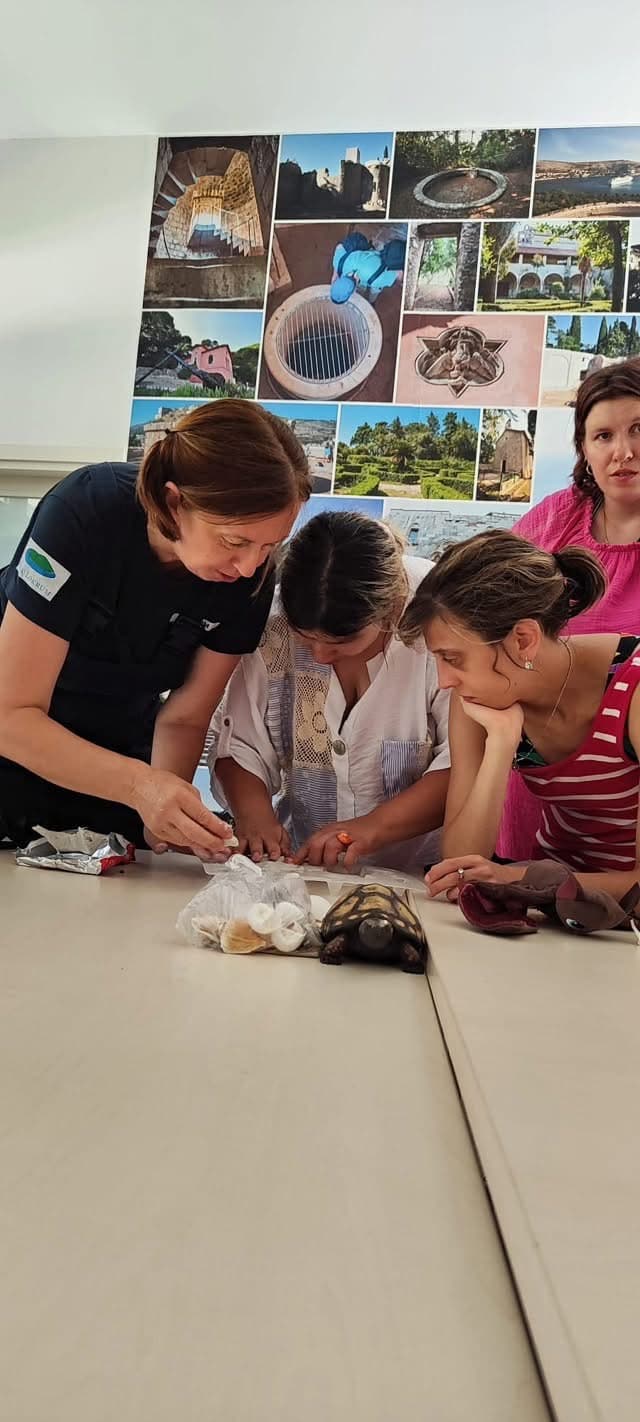 Izlet na Lokrum ispunjen učenjem, prirodom i zajedništvom razveselio korisnike Udruge Rina Mašera - slika 3
