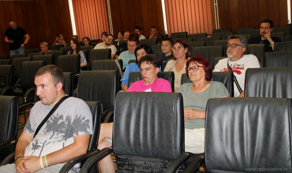 "100 lica inkluzije" u Slatini, Dan otvorenih vrata Udruge Vretenac - slika 2