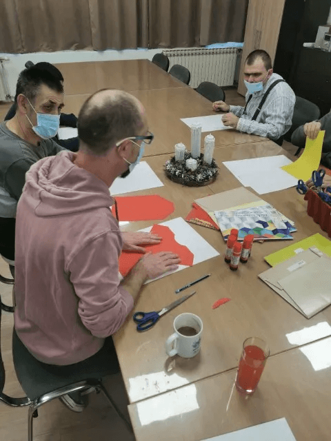 UZOSIO GOLUBICA VUKOVAR - KREATIVNO UMJETNIČKE RADIONICE ZA OSOBE S INTELEKTUALNIM OŠTEĆENJEM - slika 4