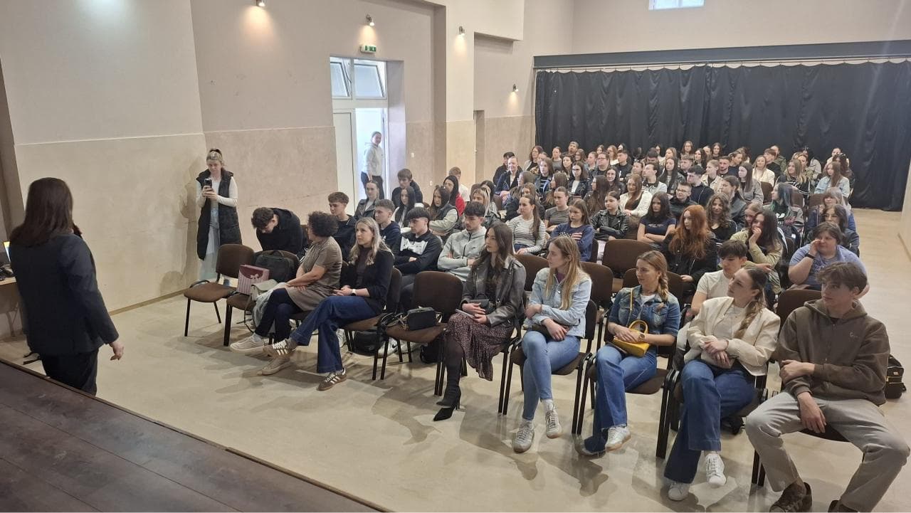 MLADI U AKCIJI! - Održan informativni događaj o volontiranju u Orahovici
