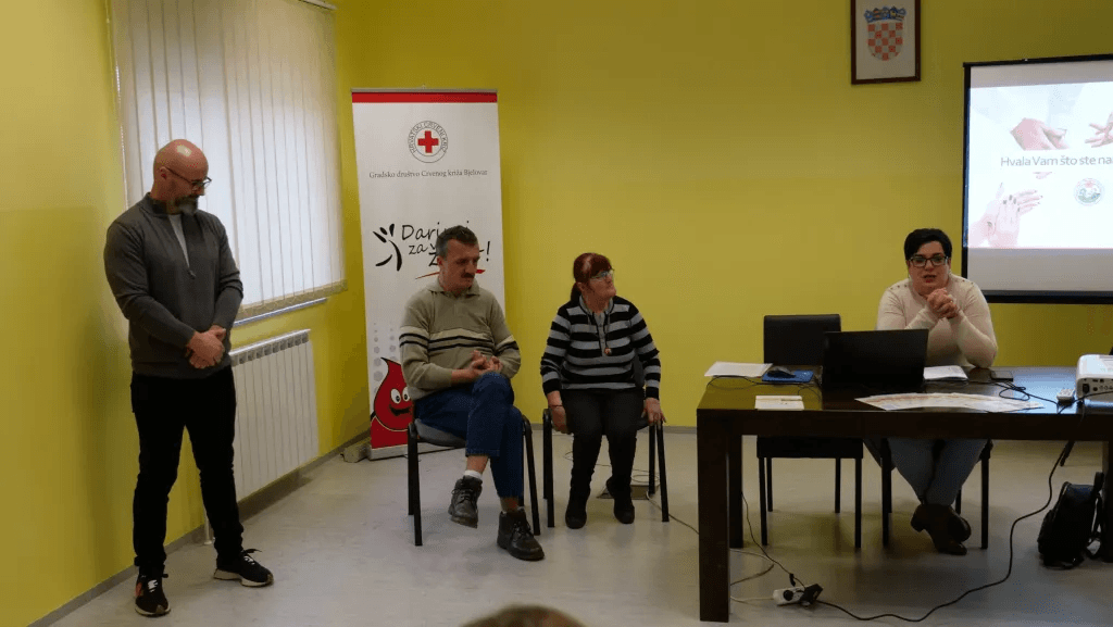Održan okrugli stol na temu “Ne tražimo sažaljenje, tražimo priliku” - slika 9