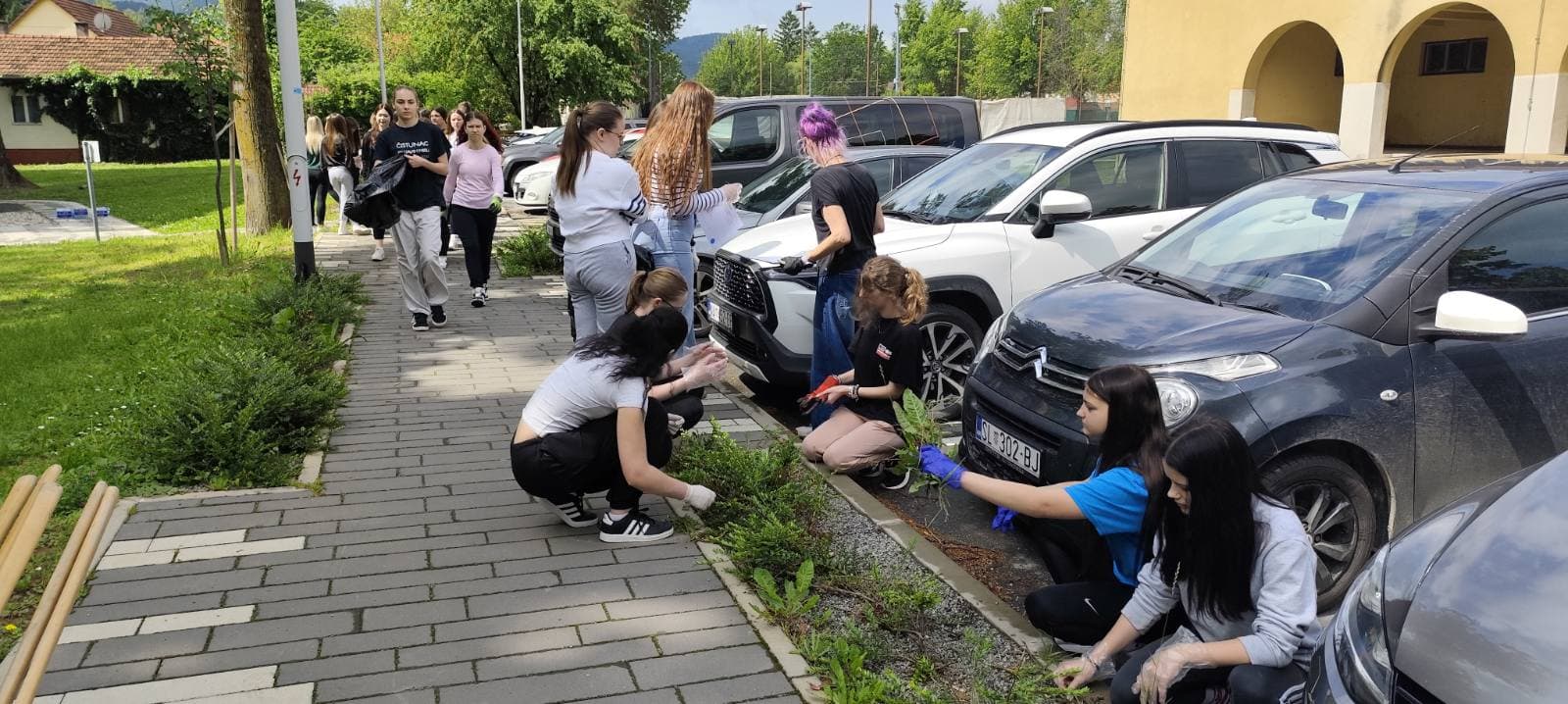 Održana volonterska akcija “Za ljepši okoliš” - slika 3