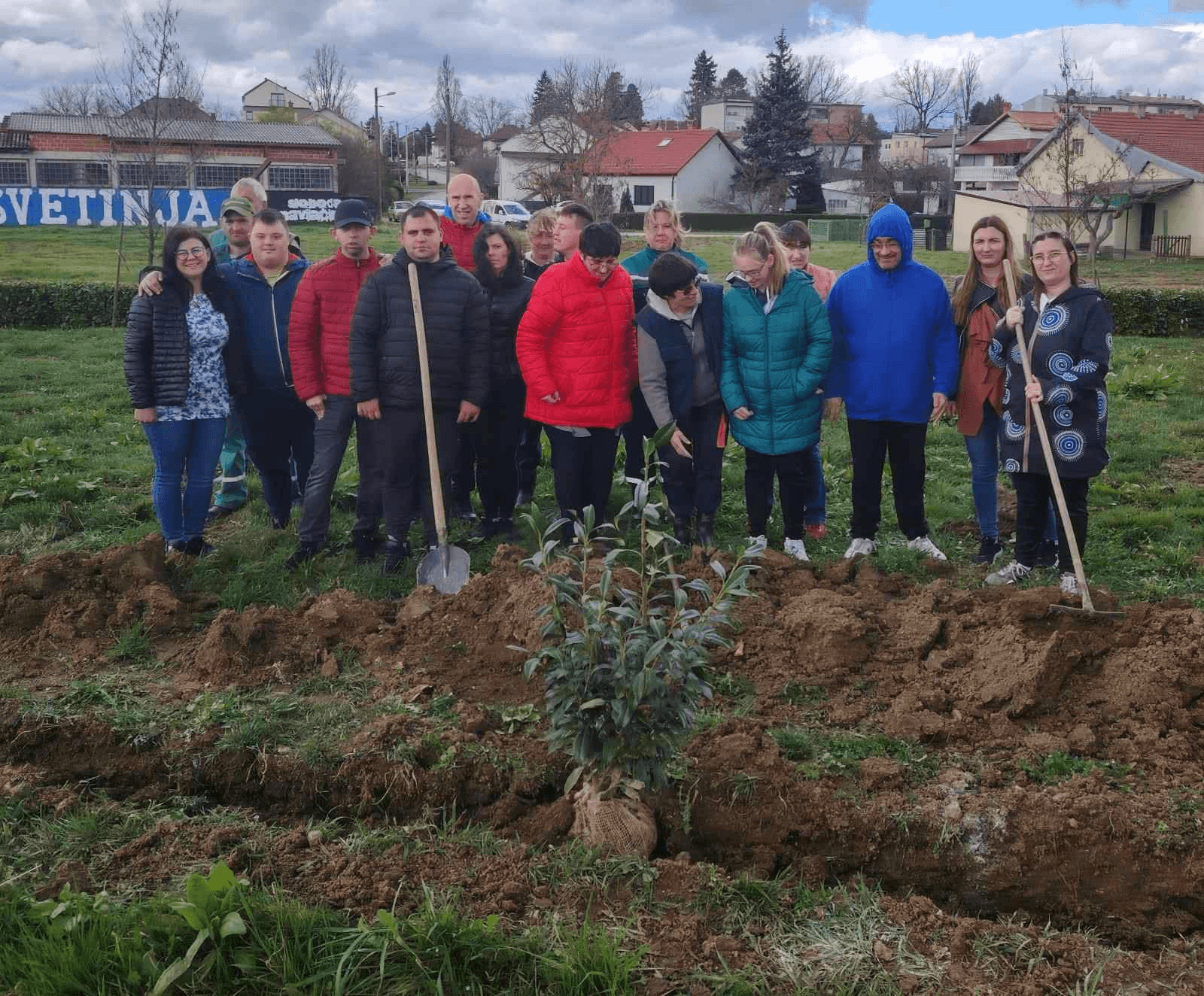 Udruga Maslačak Križevci uređuje okoliš u sklopu projekta ‘Zajedno za bolje sutra’ - slika 2