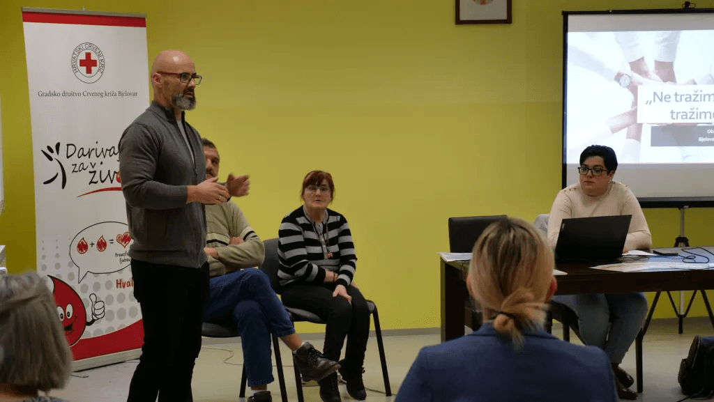 Održan okrugli stol na temu “Ne tražimo sažaljenje, tražimo priliku” - slika 5