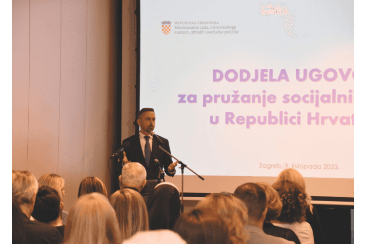 Ministar Marin Piletić uručio 60 ugovora vrijednih šest milijuna eura za razvoj i širenje mreže socijalnih usluga - slika 5