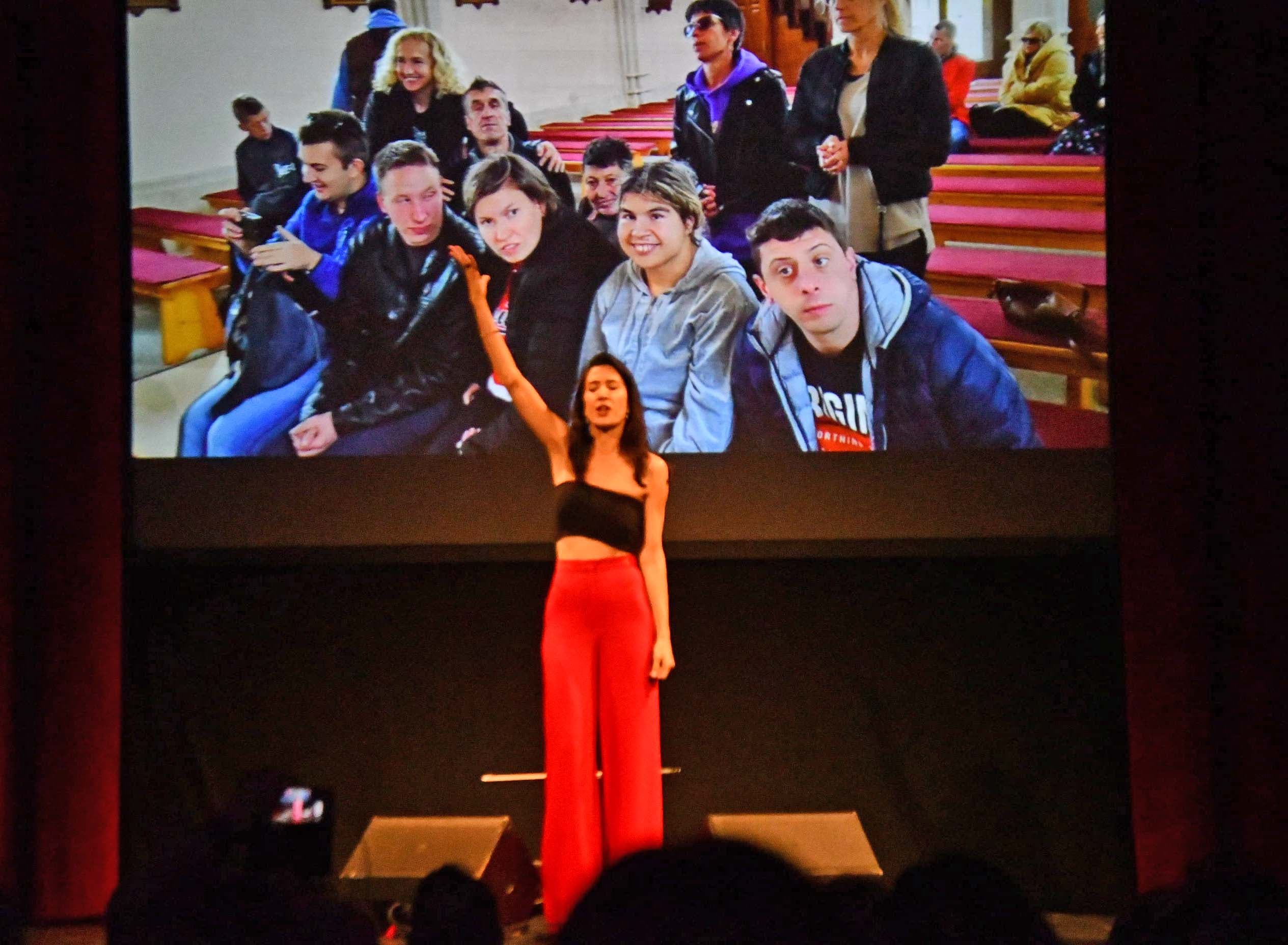 Humanitarni koncert Ane Rucner u Kazalištu Marina Držića - Glazbeni spektakl u službi inkluzije, zajedništva i duhovne povezanosti - slika 4