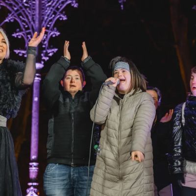U nedjelju je održan dobrotvorni koncertu “Suncem povezani