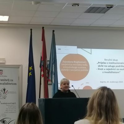Pravobranitelj za osobe s invaliditetom organizirao stručni skup o životu u zajednici