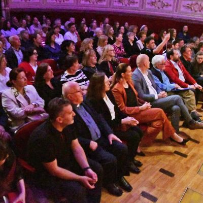Humanitarni koncert Ane Rucner u Kazalištu Marina Držića – Glazbeni spektakl u službi inkluzije, zajedništva i duhovne povezanosti