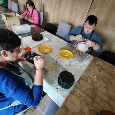 Udruga Maslačak organizira prodaju adventskih vijenaca i aranžmana Udruga Maslačak organizira prodaju adventskih vijenaca i aranžmana