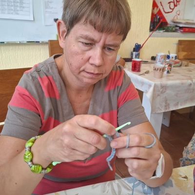 “Kukučanje” kao nova nit zajedništva Centar u Poreču pokrenuo kreativnu radionicu heklanja za osobe s intelektualnim teškoćama